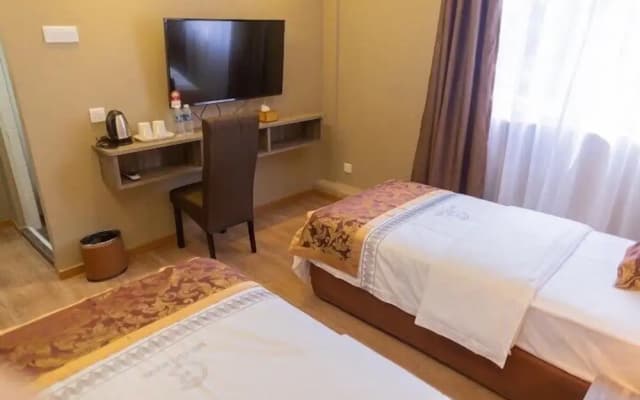 Red City Hotel - photo 5