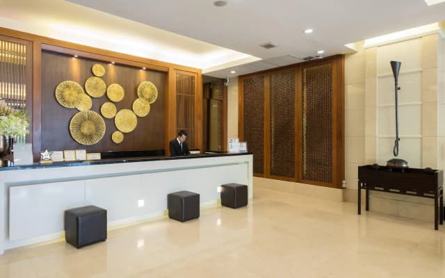 Centre Point Plus Hotel Silom - photo 2