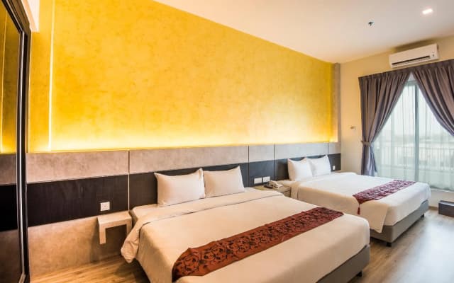 Marvelux Hotel - photo 4