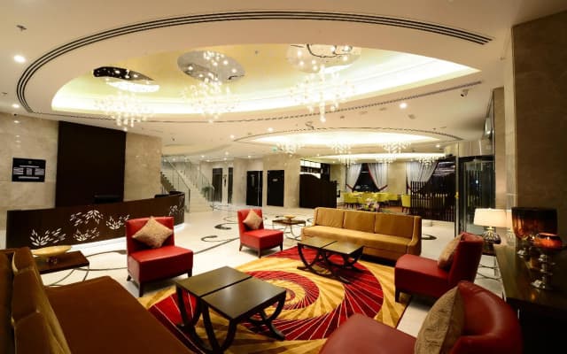 Landmark Premier Hotel - photo 4