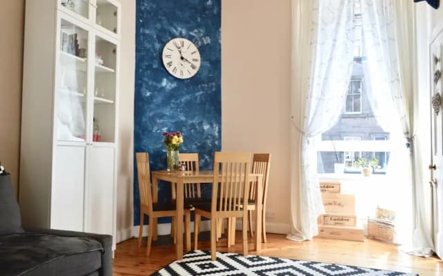 Homely 1 Bedroom Flat Near City Centre - photo 2