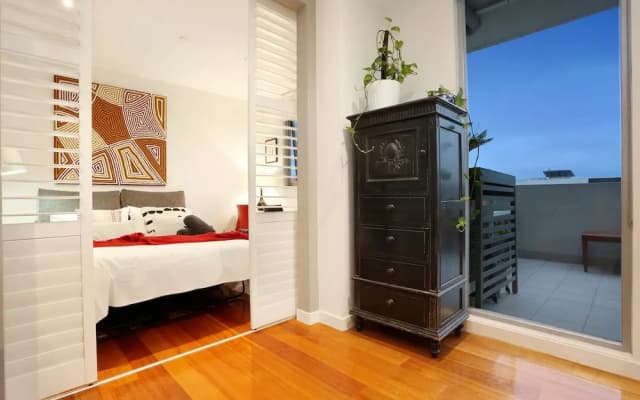 Essendon Sub-Penthouse on Napier - photo 5