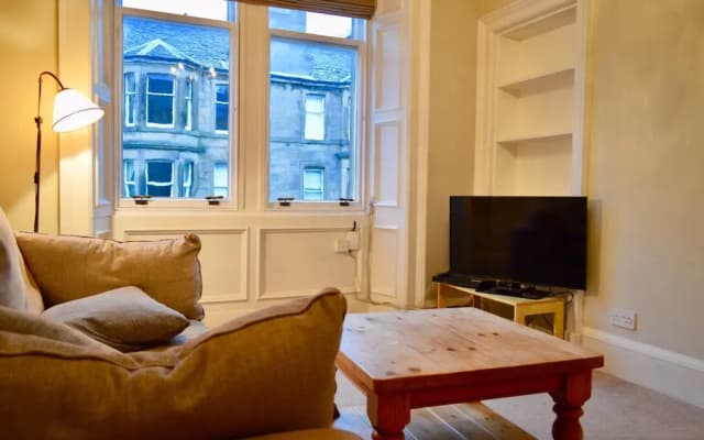 Homely 2 Bedroom Apartment in Stockbridge - photo 4