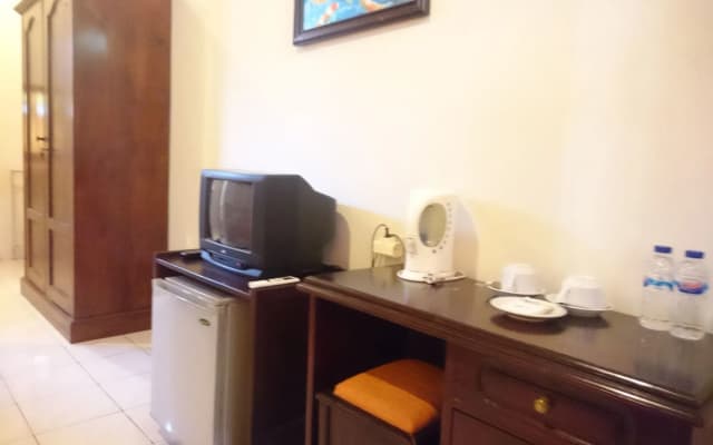 Catur Adi Putra Hotel - photo 3
