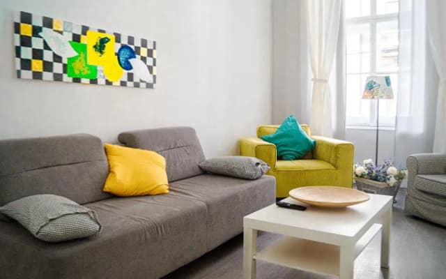 Central 2BR Apt. - Lovely for Long Stays - photo 5