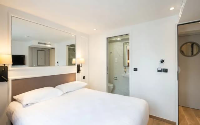 Private Apartment and Terrace Le Marais - photo 3