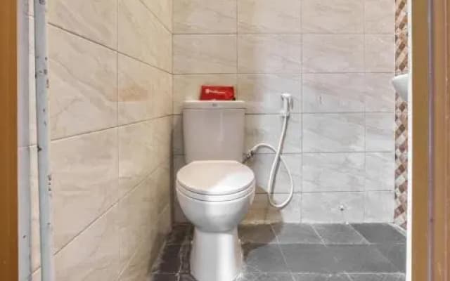 OYO 188 Wisma Nely Murni Guesthouse - photo 4