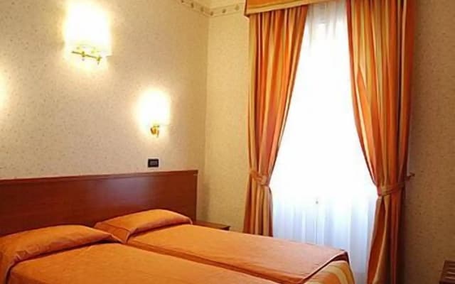 Hotel Dina - photo 4