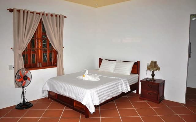 Orchard Fruit Farm Bungalow - photo 2