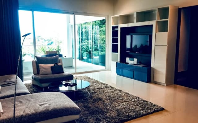 Hillside Apartment - photo 2