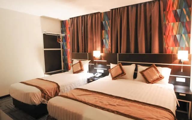 Ritz Kapitol Hotel - photo 2