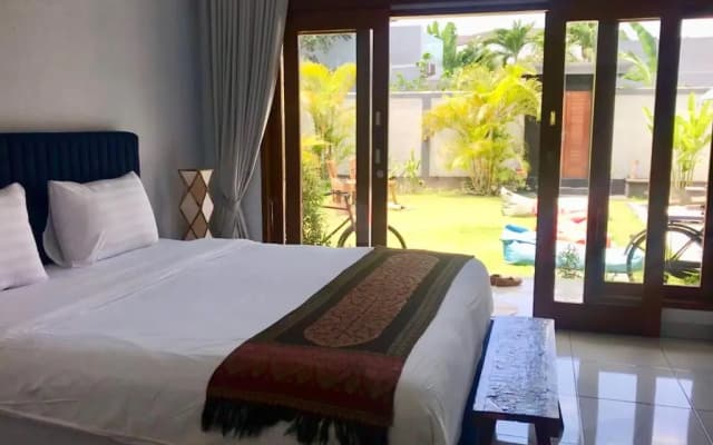 Villa Pintu Biru - photo 2