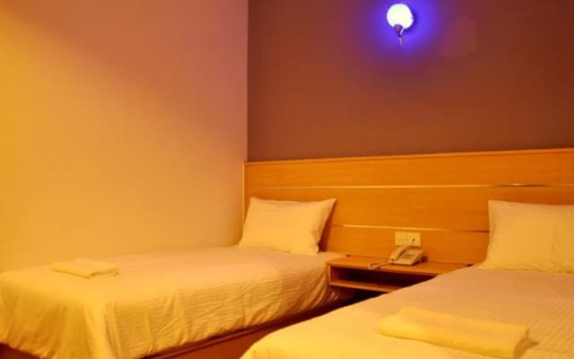 Hotel Zamburger Taman Kapar - photo 4