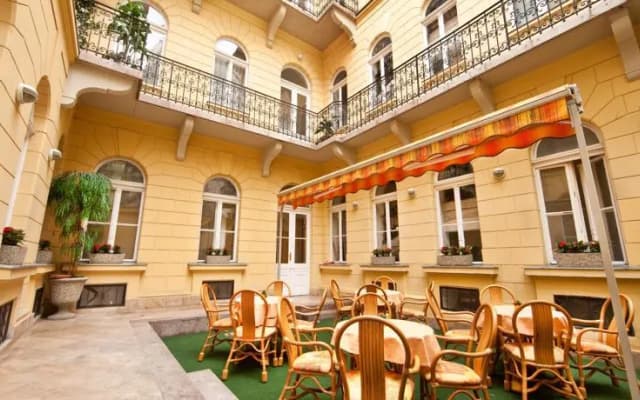 Peregrinus Hotel - photo 3