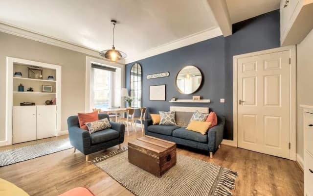 Spacious And Beautiful 2Br Flat In Morningside - photo 4