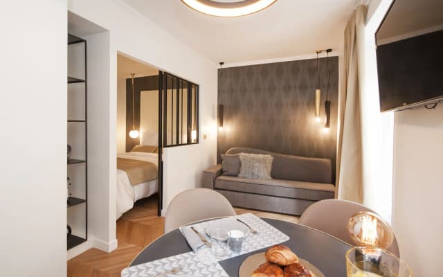 Odeon Saint Germain Apartments - photo 2