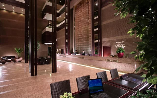 Regal Riverside Hotel - photo 2
