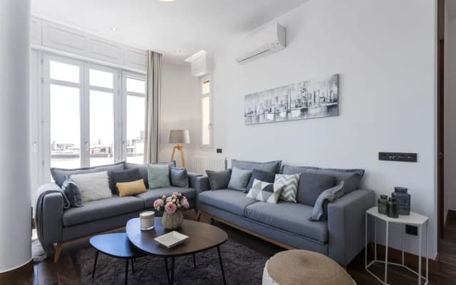 DOBO HOMES GRAN VIA lV APARTMENT - photo 5