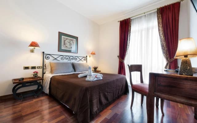 Colony Hotel - photo 3
