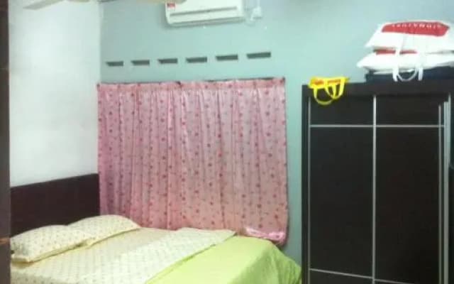 Nur Aisyah Homestay - photo 4