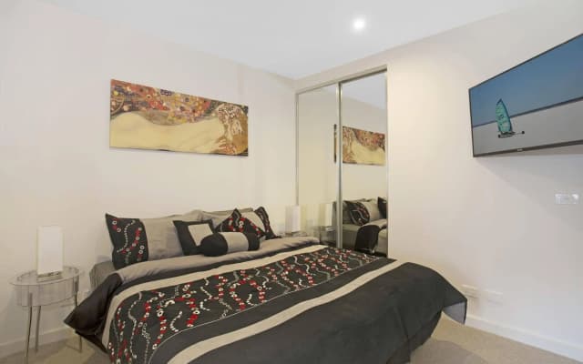 St Kilda Holiday Apartments - photo 4