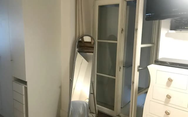 Apartment with One Bedroom in Paris, with Wifi - photo 5
