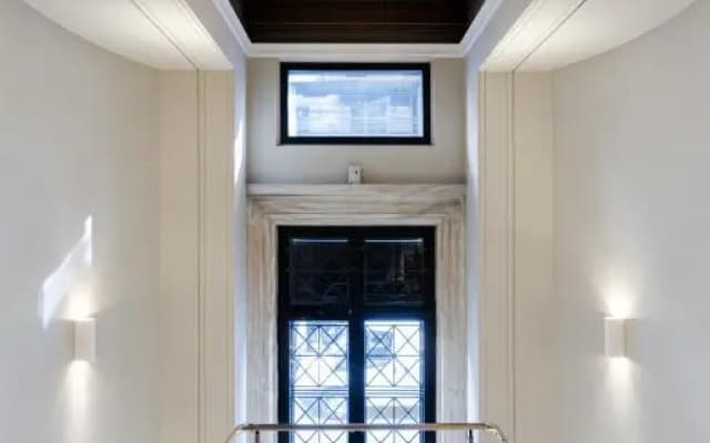 33SolonosSuites - photo 2