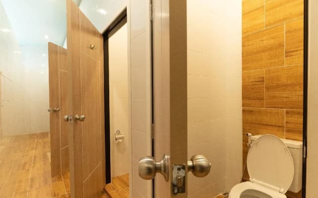 H2B Hostel - photo 5