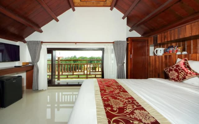Threeway Riverside Villa - photo 3