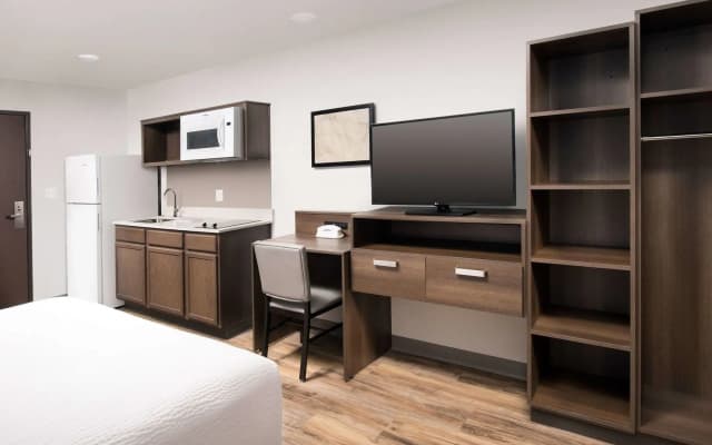 WoodSpring Suites Orlando International Drive - photo 2