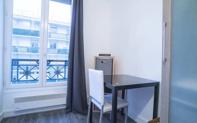 Hostnfly Apartments - Beautiful Bright Studio Near Père Lachaise - photo 3