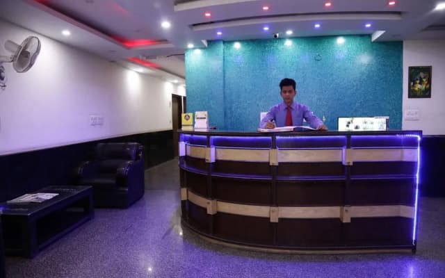 Airport Hotel Earth - photo 2