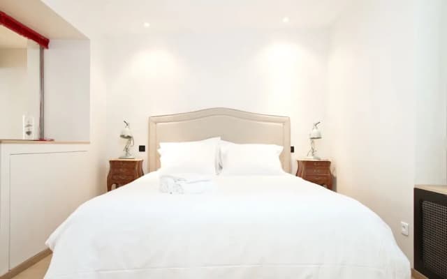 Saint Germain des Prés Private Apartment - photo 4