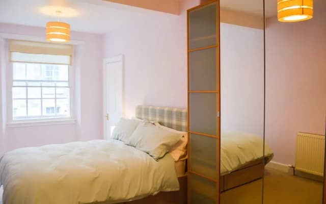 Bright 1 Bedroom Meadows Home - photo 2
