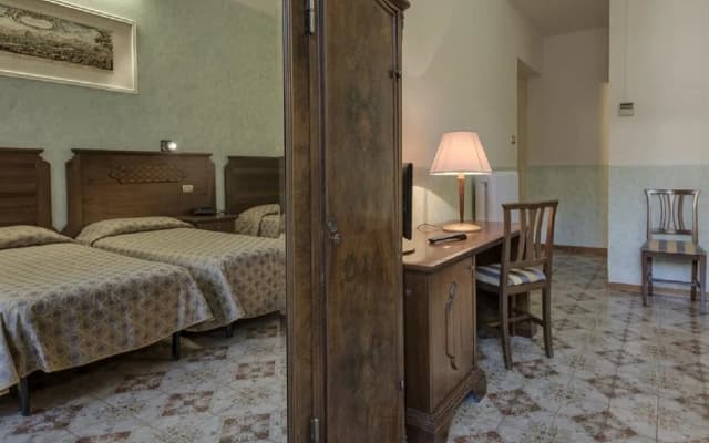 Hotel Olimpia - photo 4