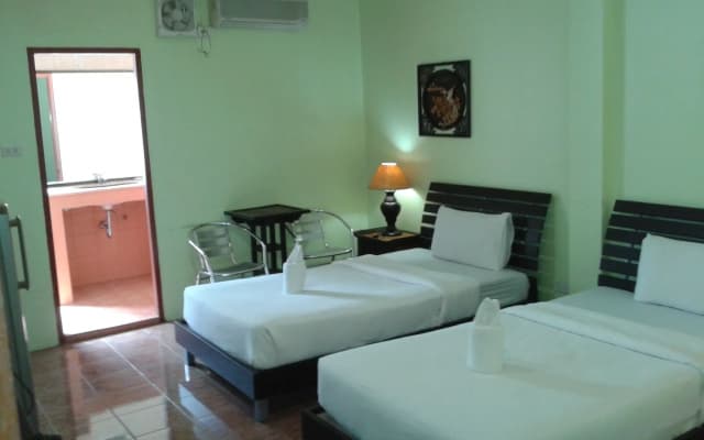 Baan Kluaymai Guesthouse - photo 4