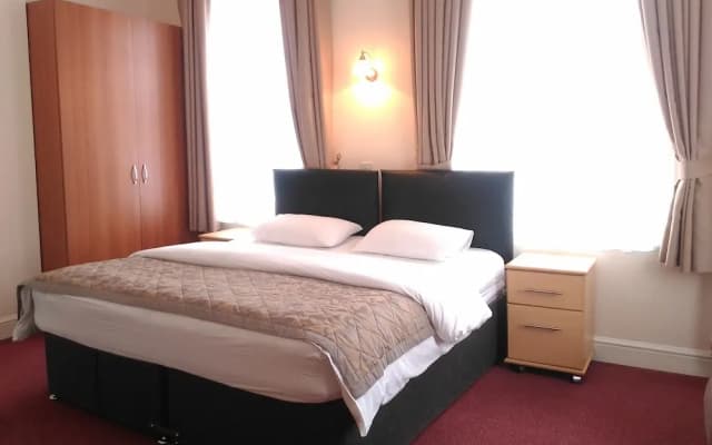 Global Lodge Hotel - photo 4