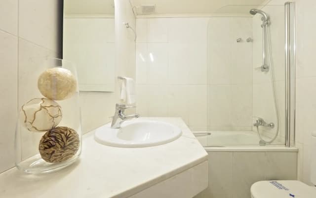 Suites 4Days Paseo de Gracia Design Apartments - photo 5