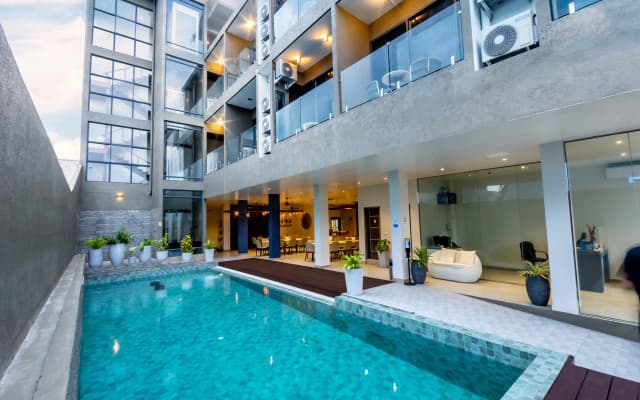 Sky Beach Hotel - photo 2