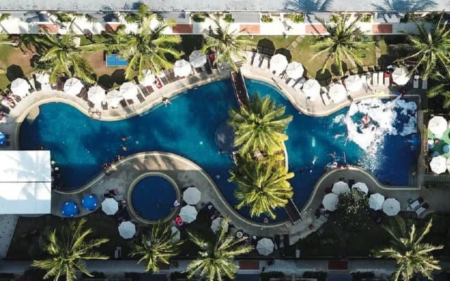 Radisson Resort and Suites Phuket Hotel - photo 2